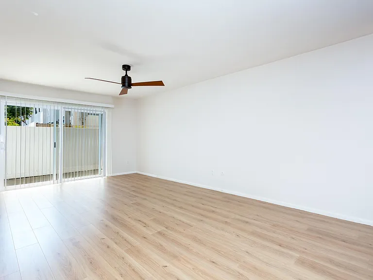 3030 Suncrest Dr #409 — Photo 5