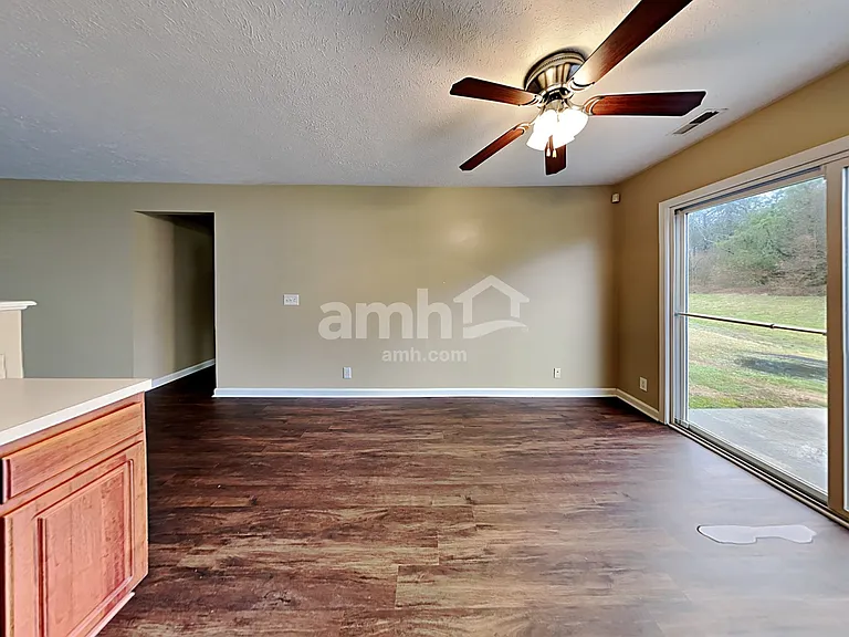 3136 Hidden Creek Dr — Photo 5