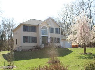 1115 Broken Ski Rd, Henryville, PA 18332