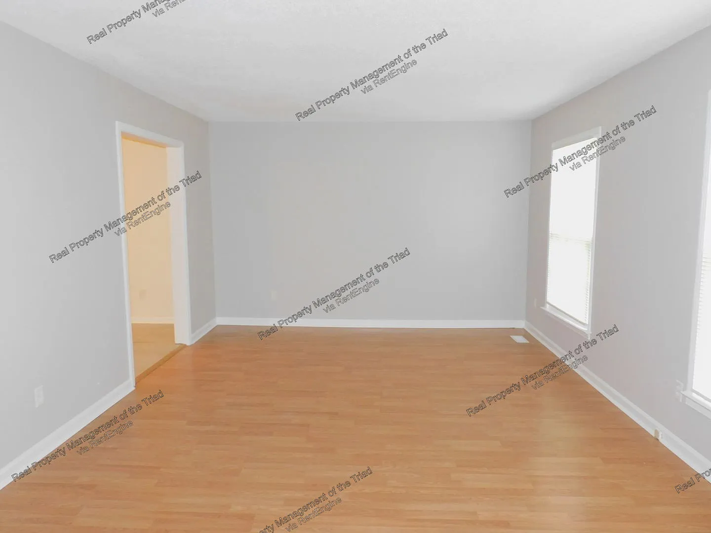 3 bed, 2.0 bath, 1600 sqft, $1,595 — Photo 2