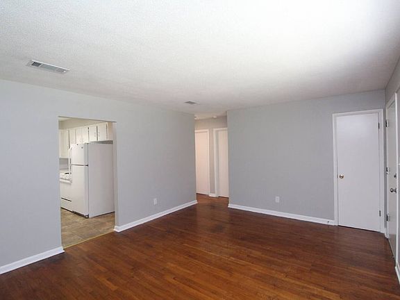 4th image of 642 Ditmar St