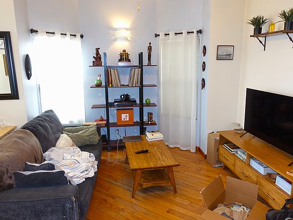 3rd image of 510 N May St #4R