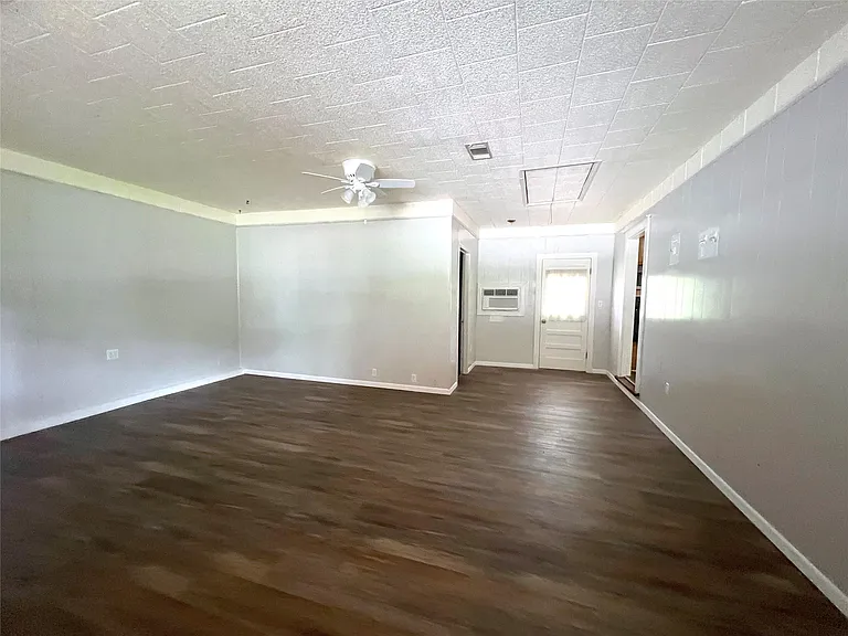 2206 Nancy Lou St — Photo 6