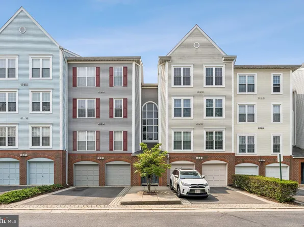 249 S Pickett St APT 302, Alexandria, VA 22304