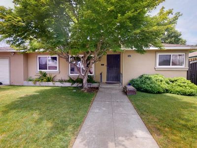 2923 N Fisher St, Fresno, CA, 93703