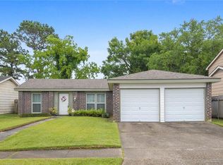 3861 Greenbriar Ln, Harvey, LA 70058