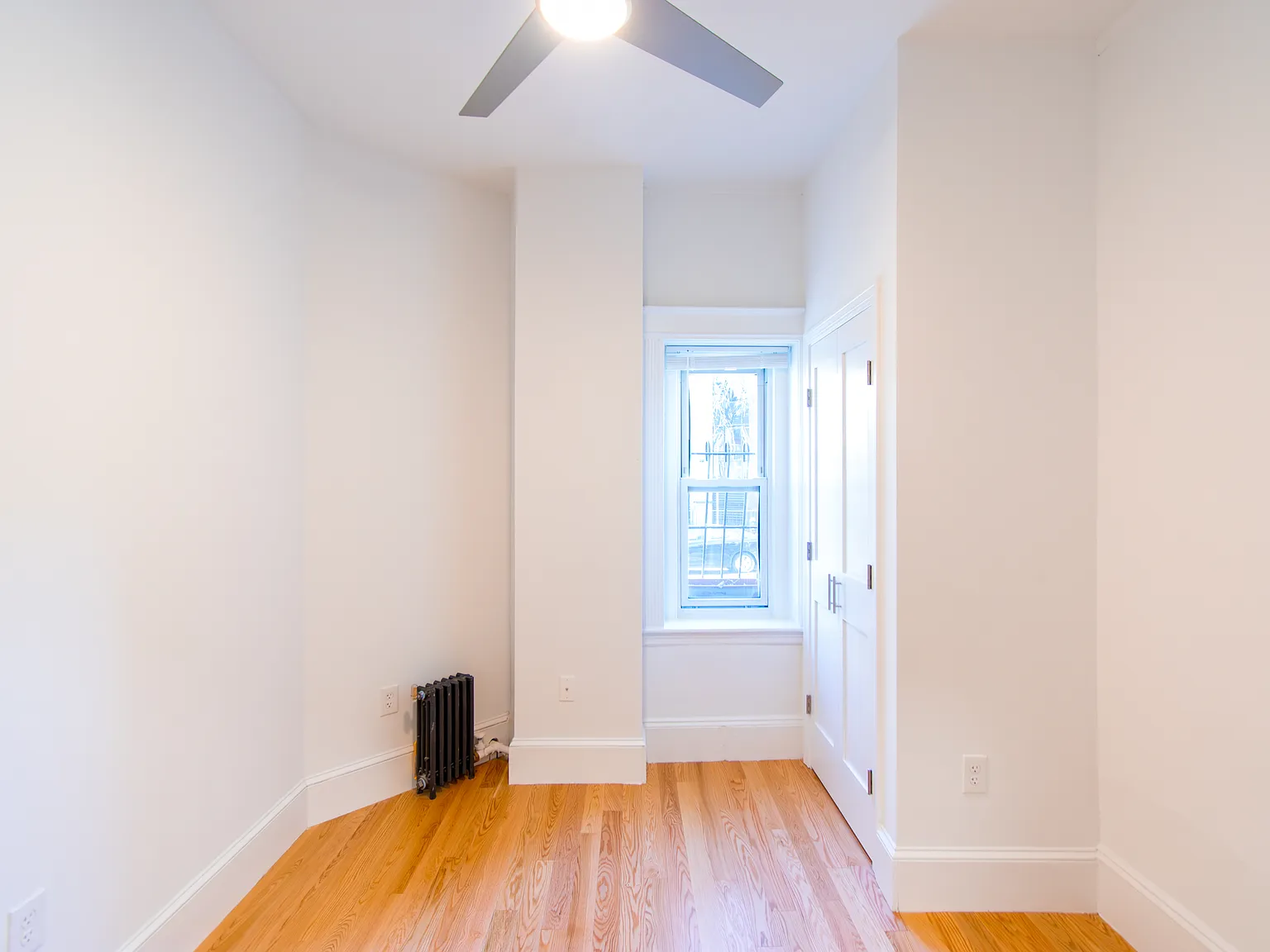 2 bed, 750 sqft, $3,650 — Photo 3