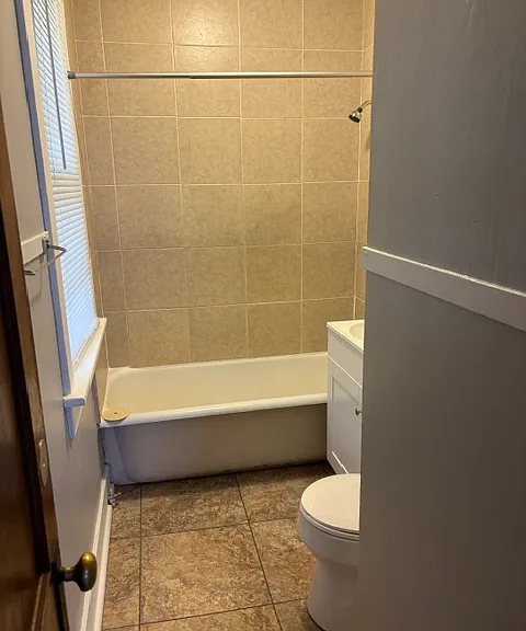 214 N 12th St #3 — Photo 5