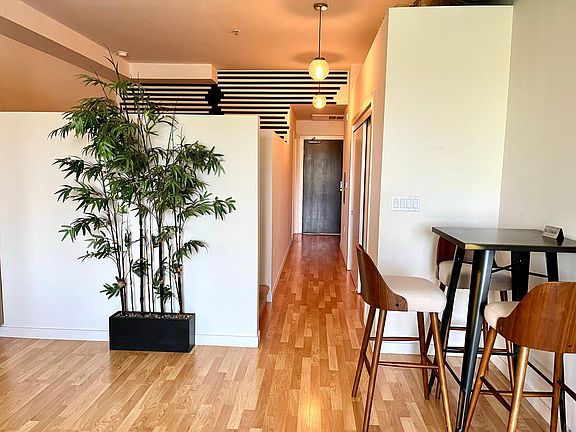 2nd image of 889 Date St Unit 332