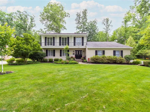 539 Hickory Hollow Dr, Canfield, OH 44406