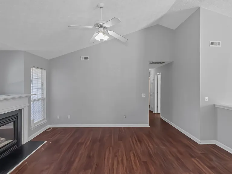 401 Edgewood Dr — Photo 10