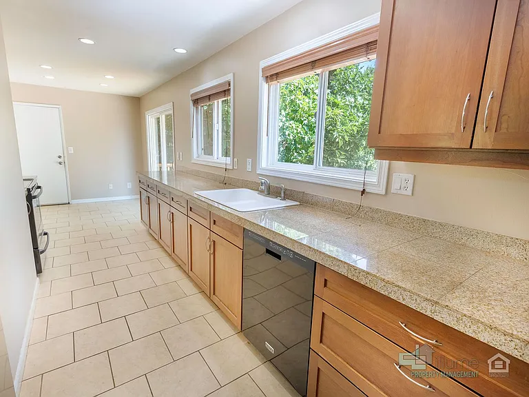9610 SW Washington Pl — Photo 14