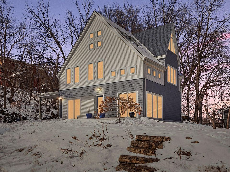 1st image of 718 6th Ave S