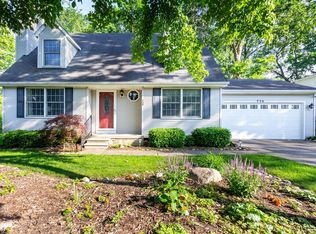 738 Kestrel Ridge Dr, South Lyon, MI 48178