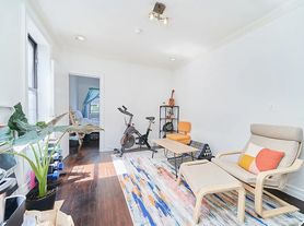 66 W 109th St