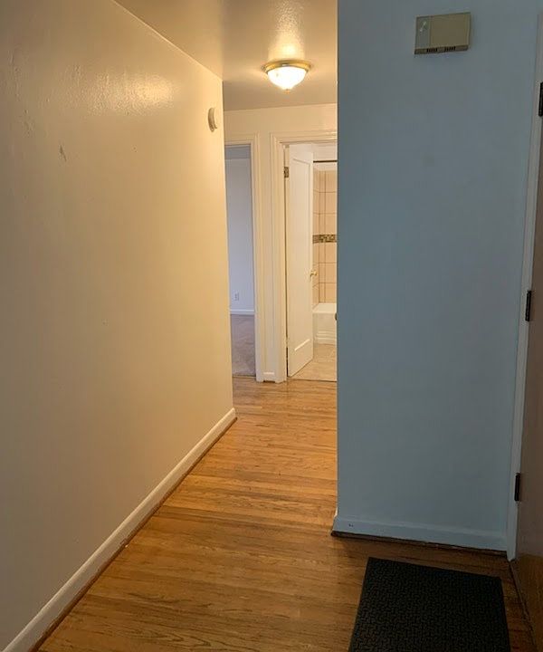 1st image of 1400 Queen Anne Ave N APT 101