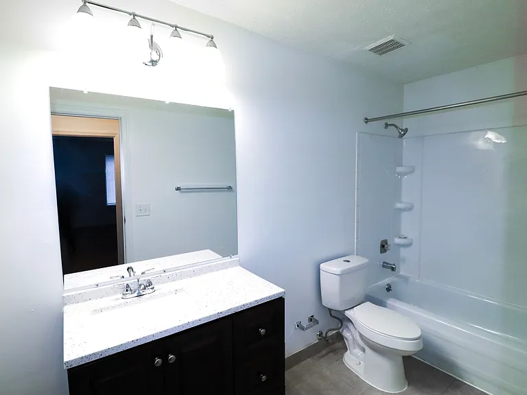 The Ridgeview Apartment — Photo 14