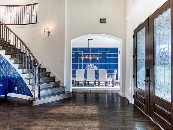 2nd image of 901 Inverness Ct