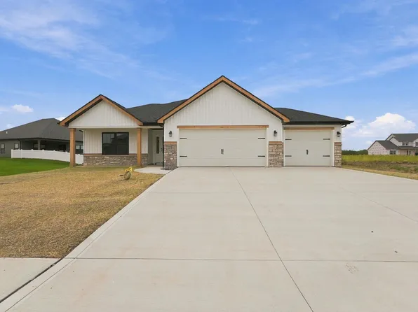 17463 Creekside Crossing Run, Huntertown, IN 46748
