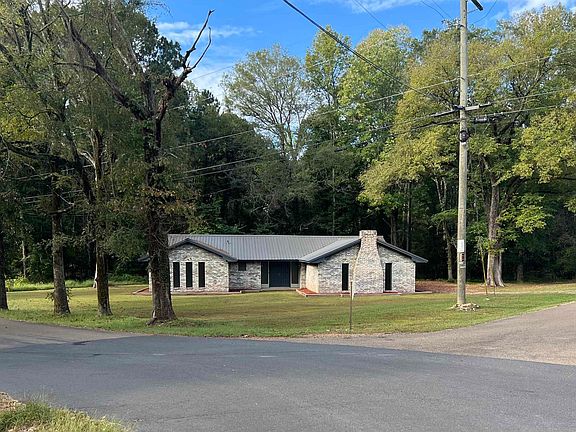 3rd image of 723 Kersey Blvd