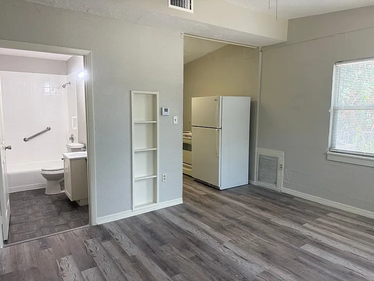 2425 Dixie Ave — Photo 23