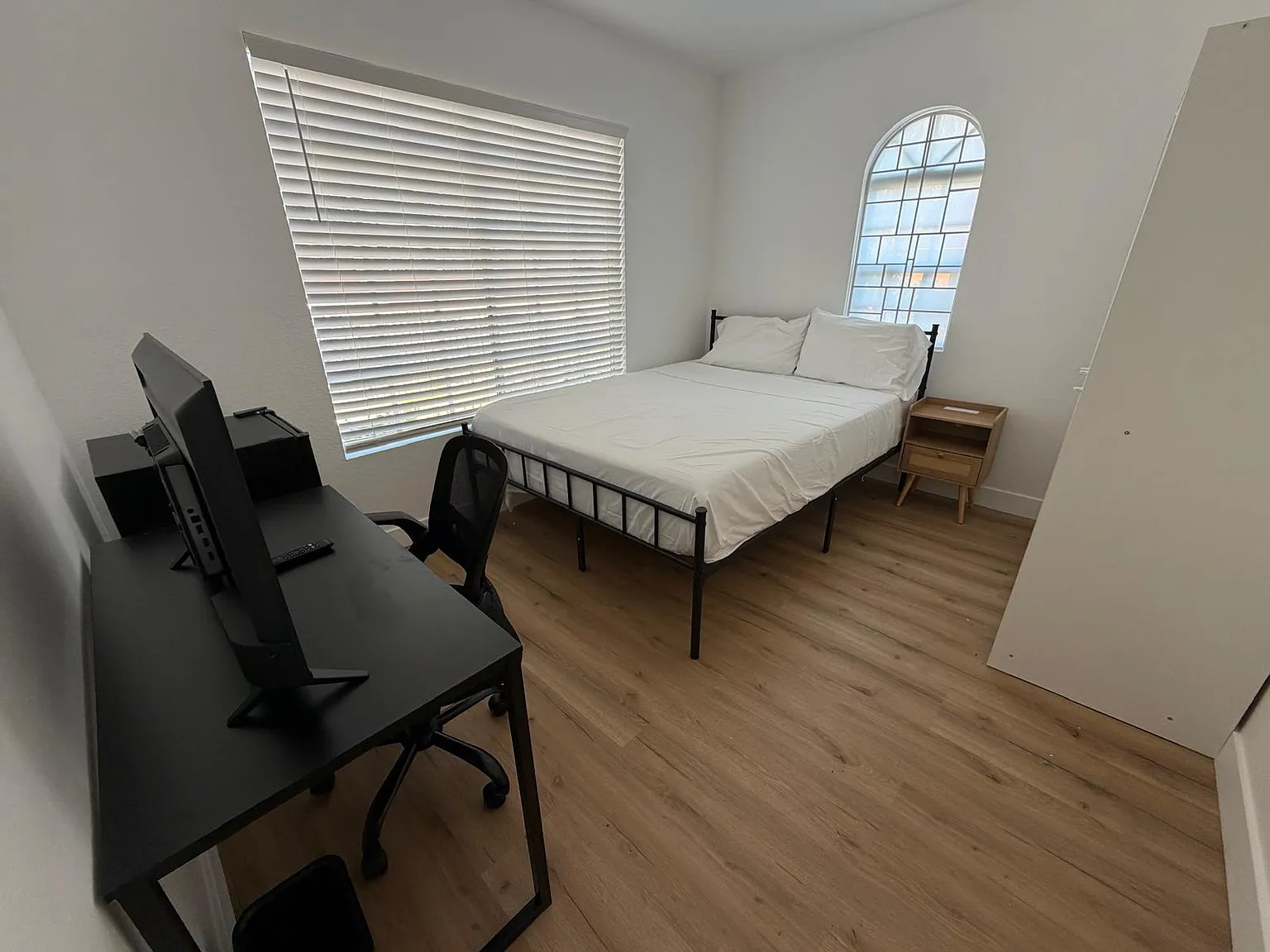 4 bed, 3.0 bath, 1662 sqft, $1,481 — Photo 1