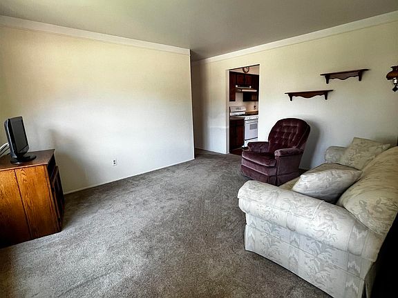 5th image of 37223 Barrington Dr