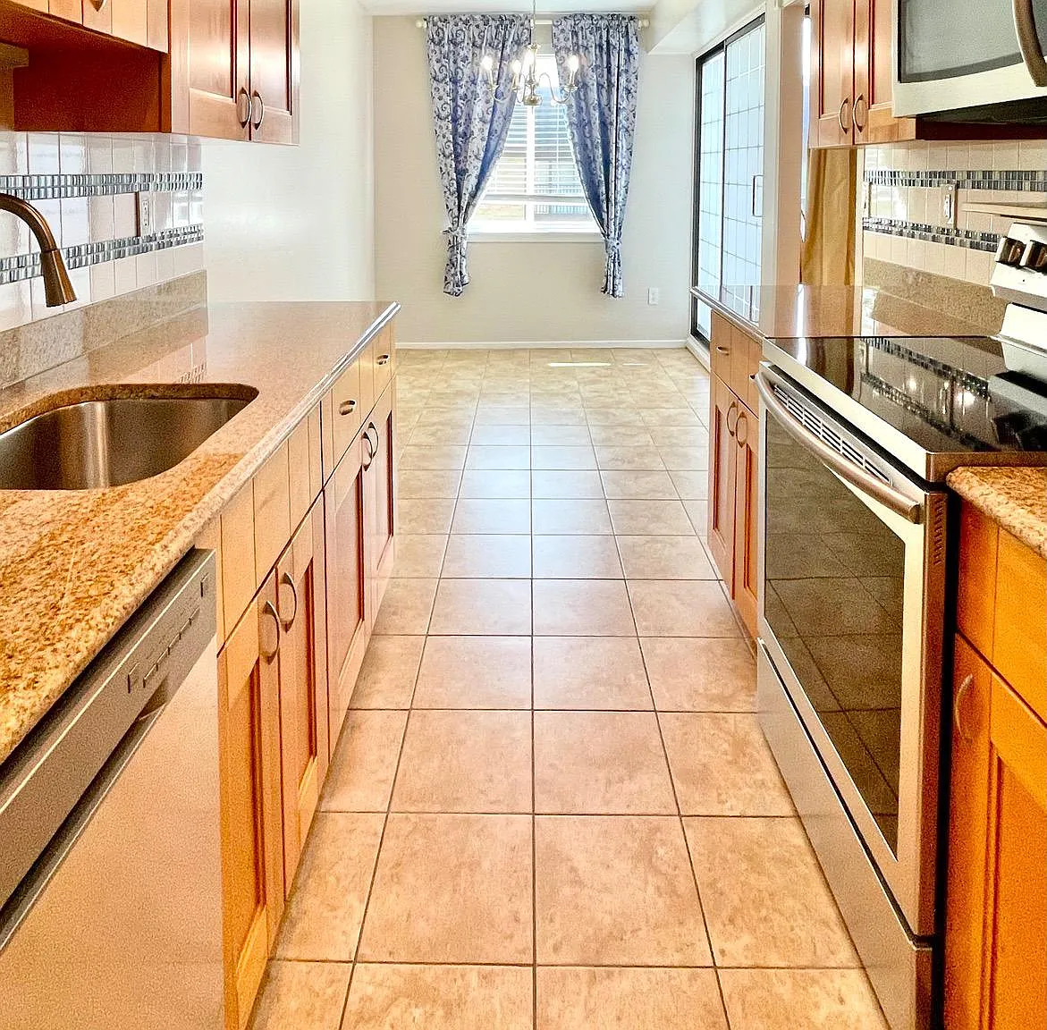 2 bed, 1321 sqft, $2,800 — Photo 2