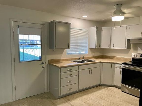3rd image of 5107 E Oak St #6