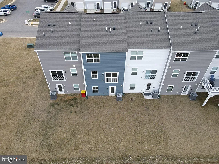 99 Gray Silver Rd — Photo 2