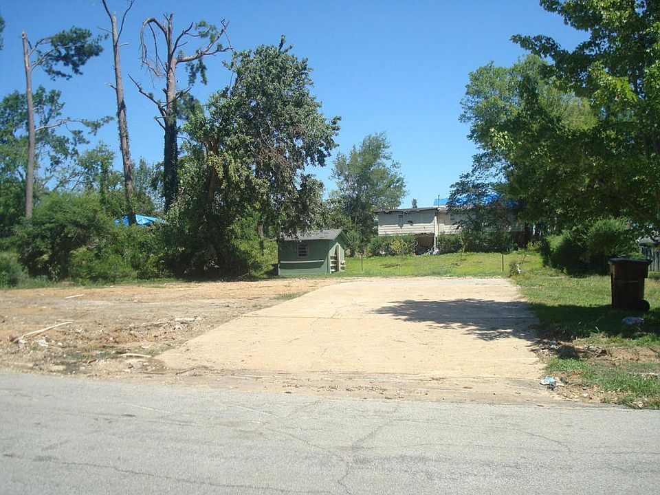 2nd image of 1206 Bienville St