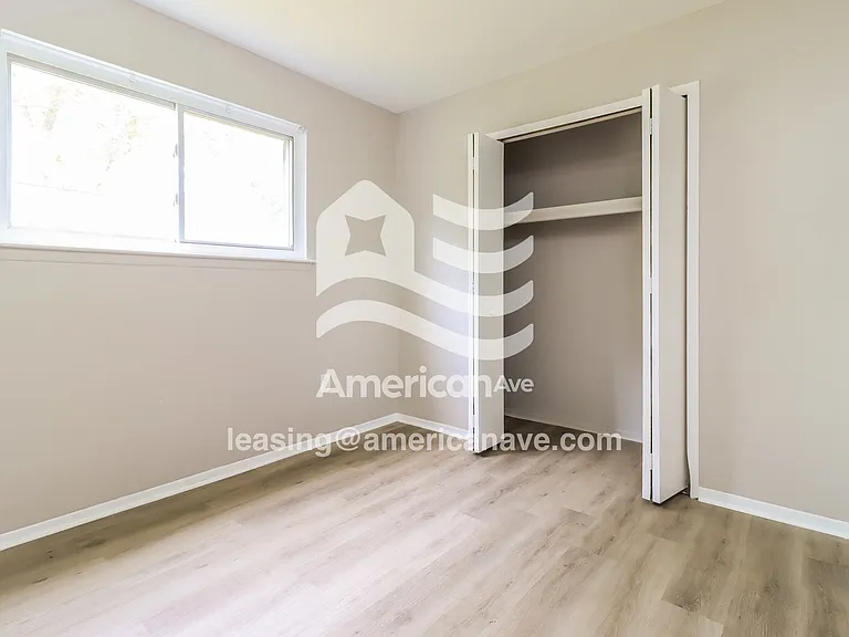 977651_011_bedroom_13944621.jpg