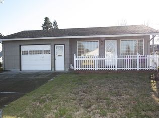 2274 Country Club Ter, Woodburn, OR 97071