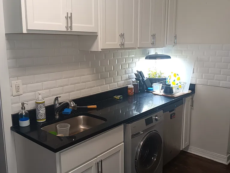 320 Lee St #1 — Photo 1