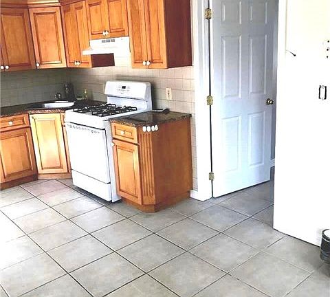 2nd image of 15150 19th Ave #2
