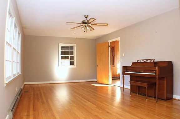 2nd image of 1244 Carlton Ave