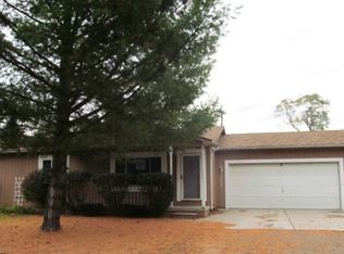 3754 Pontchatrain Dr, Pinckney, MI