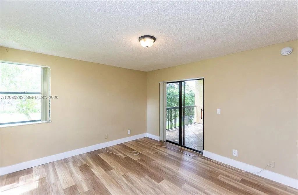 5721 Riverside Dr — Photo 3
