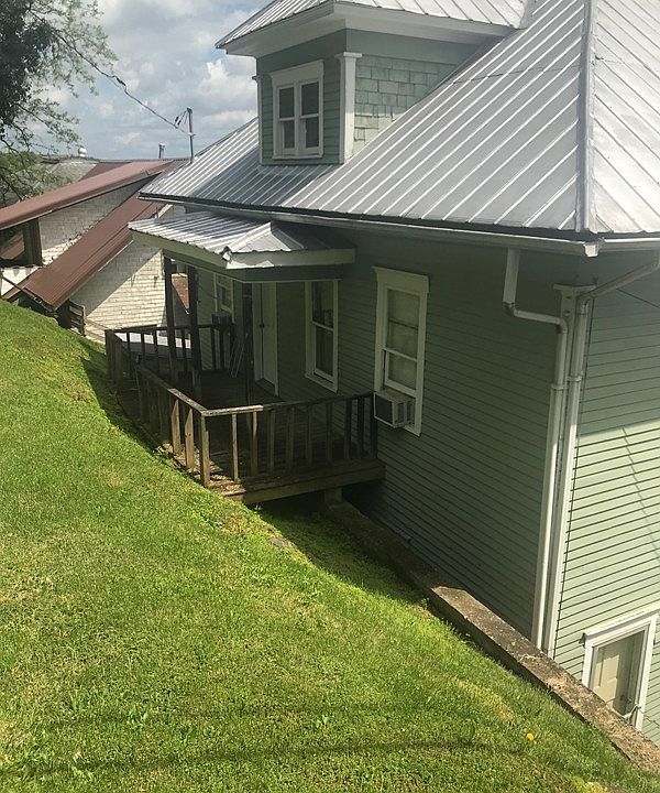 2nd image of 409 High St