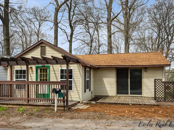 12779 Elton St NE, Gowen, MI 49326