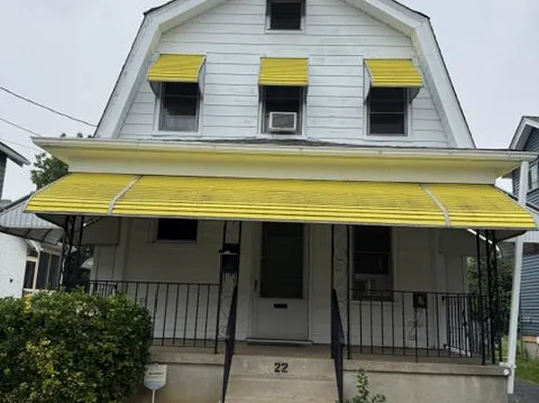 22 W Roland Rd, Brookhaven, PA 19015