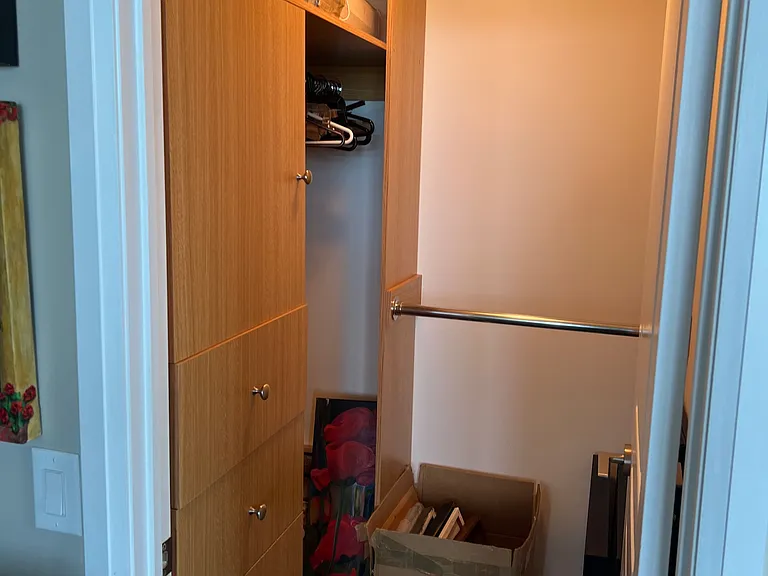 1 Hurontario St #1108 — Photo 33
