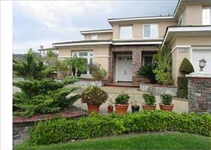 2nd image of 1548 Sapphire Ln