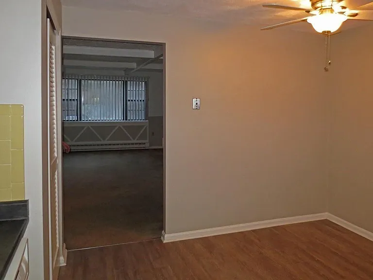 52 Swanson Ct — Photo 12