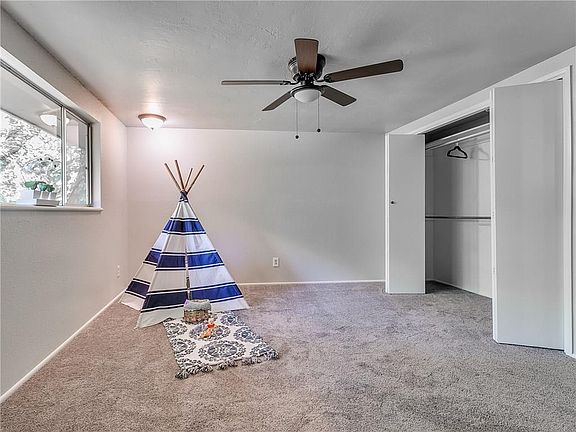 4th image of 2116 N Markwell Ave