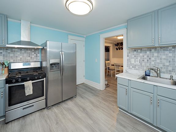 3rd image of 808 Fenimore Ave