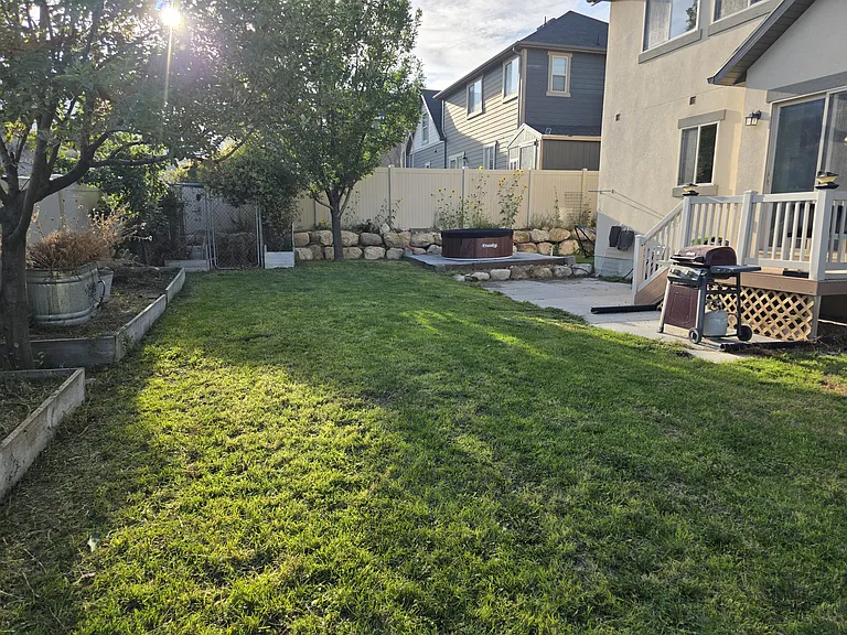 235 E Caracara St — Photo 9