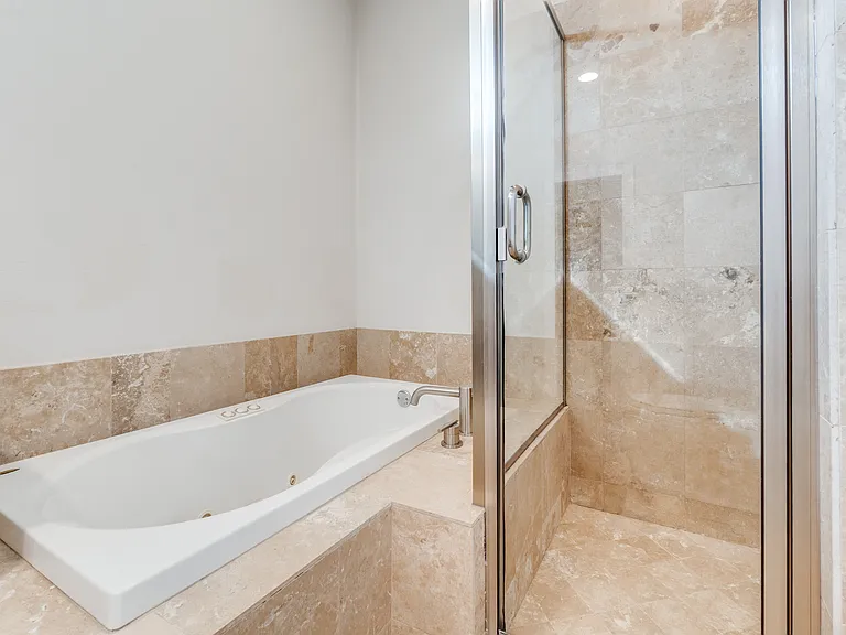 5711 Ross Ave #5 — Photo 16
