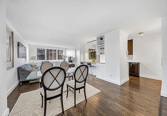 5th image of 77 7th Ave APT 14G