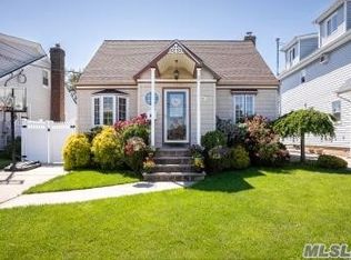 304 Madison St, Franklin Square, NY 11010